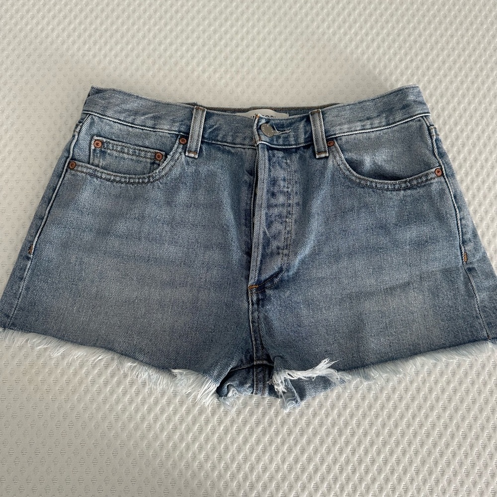 Denim Forum Blue Jean Shorts High-Waisted Frayed Hem